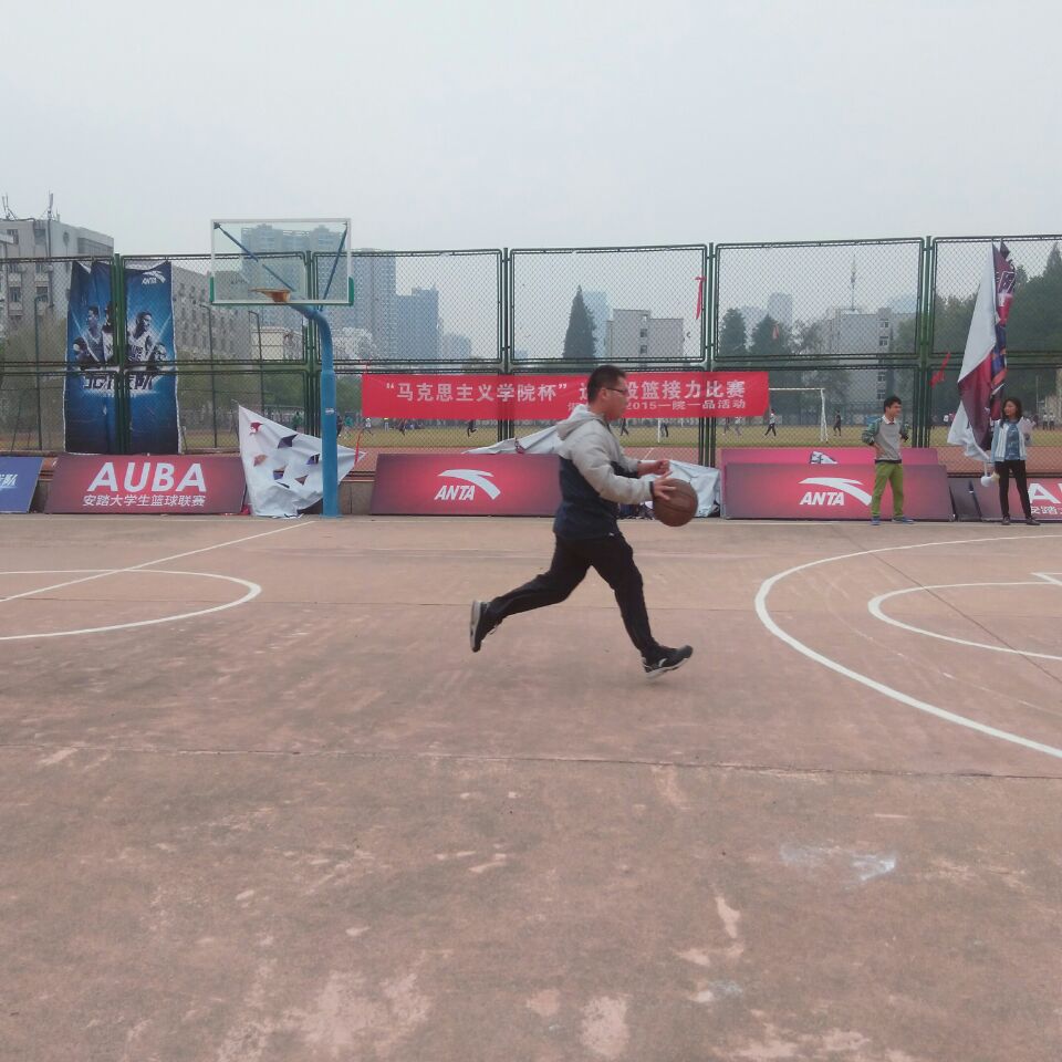 啪啪啦
运球投篮比赛.jpg